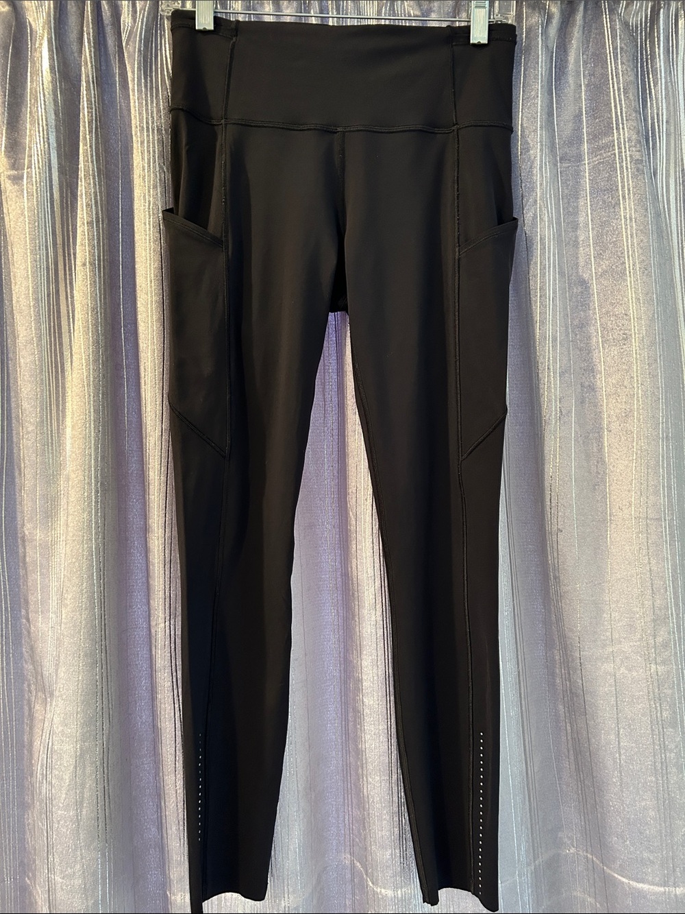 LULULEMON Fast and Free High-Rise Tight 25".  Black.  SIZE 6